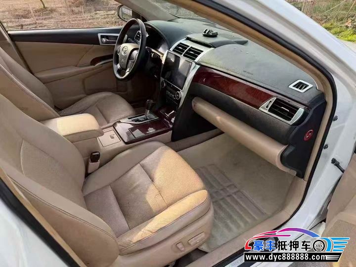 13年丰田凯美瑞轿车抵押车出售