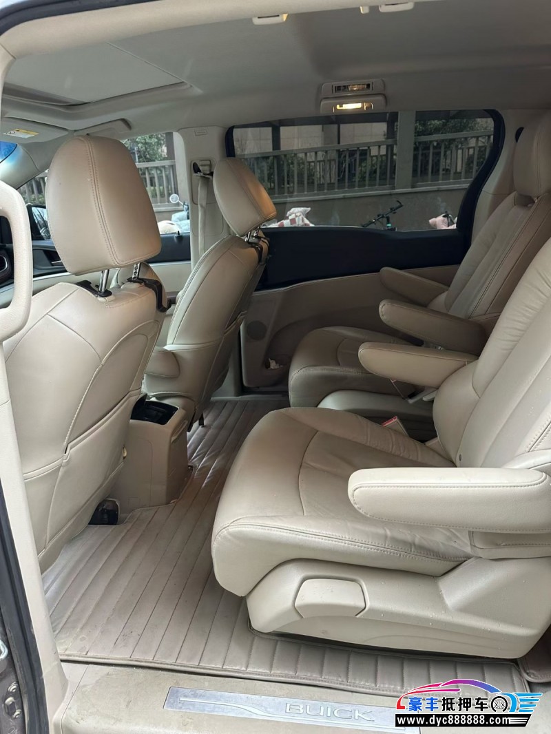 18年别克GL8轿车抵押车出售