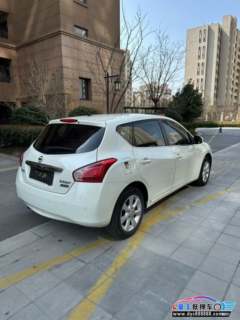 15年日产骐达轿车抵押车出售