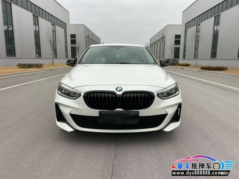 抵押车出售23年宝马1系轿车