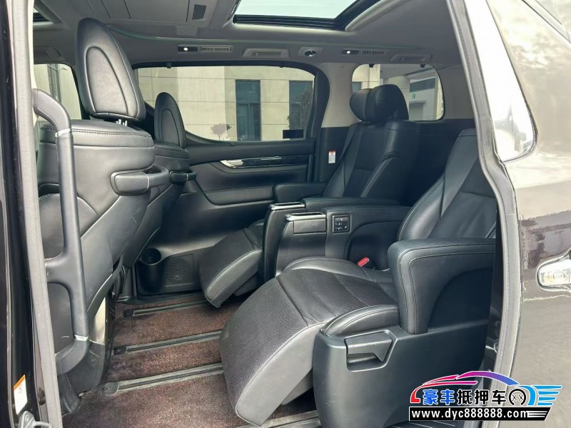 20年丰田威尔法轿车抵押车出售