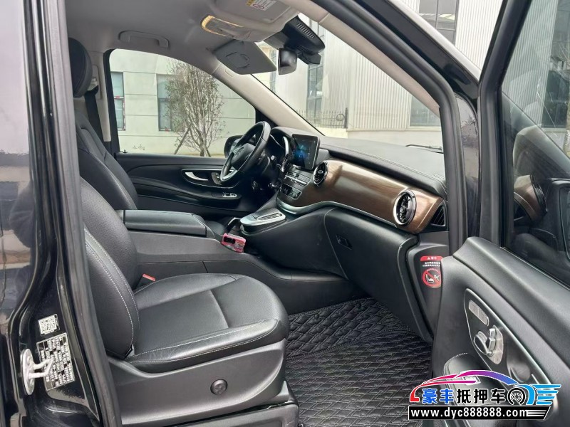 21年奔驰V轿车抵押车出售