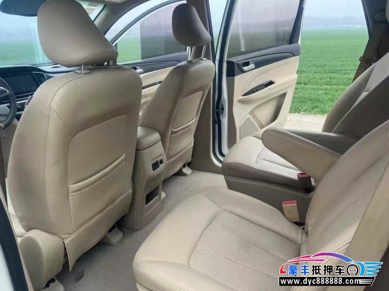 16年宝骏730轿车抵押车出售