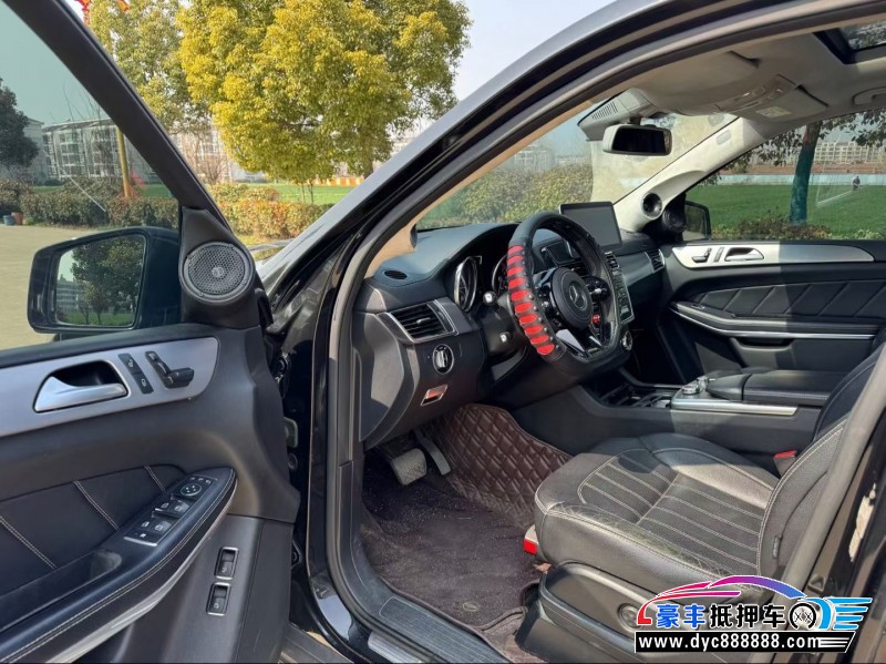 14年奔驰GL轿车抵押车出售