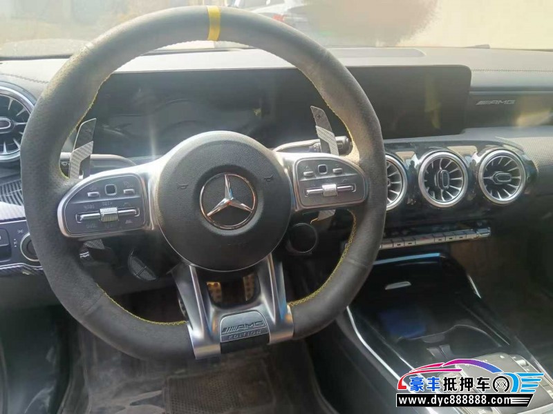 22年奔驰A轿车抵押车出售