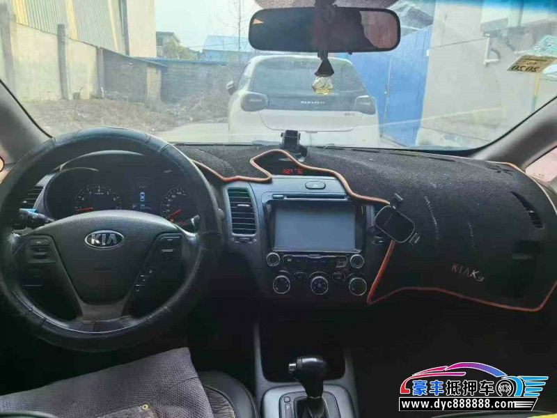 14年起亚K3轿车抵押车出售