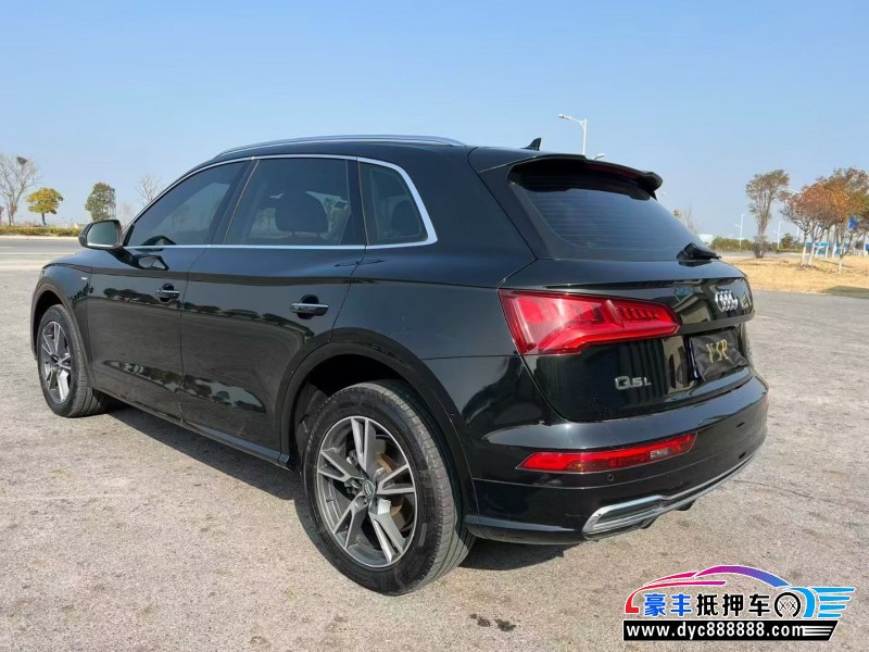 19年奥迪Q5轿车抵押车出售