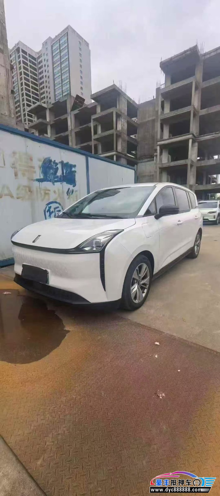 23年奔腾E05轿车抵押车出售