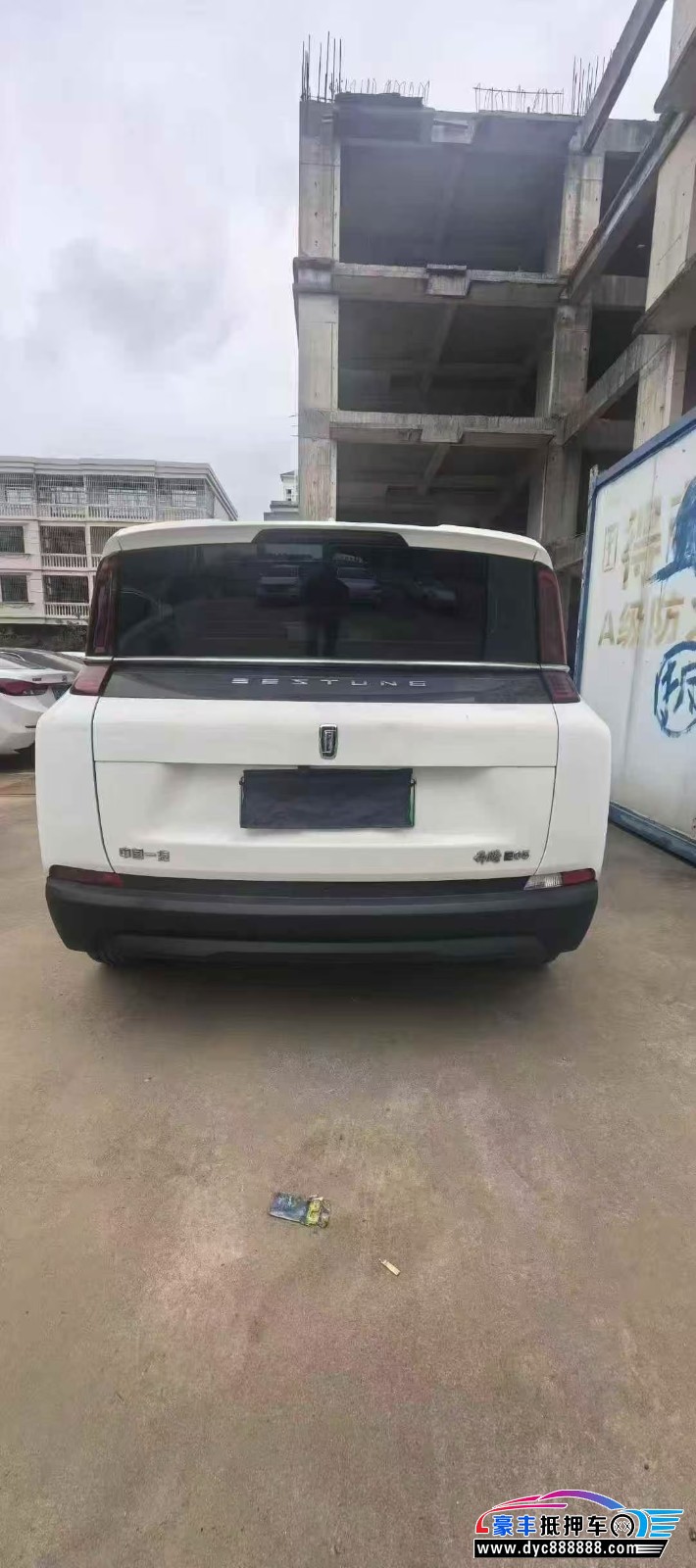 23年奔腾E05轿车抵押车出售