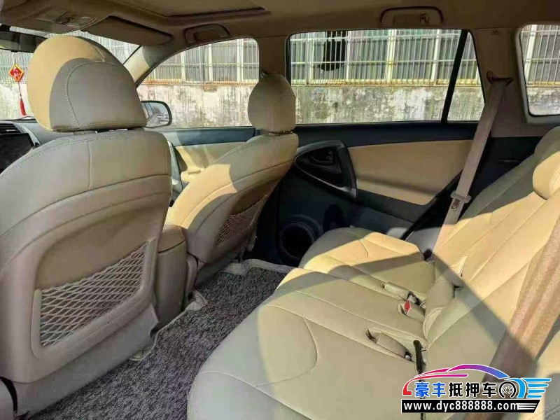 13年丰田RAV4轿车抵押车出售
