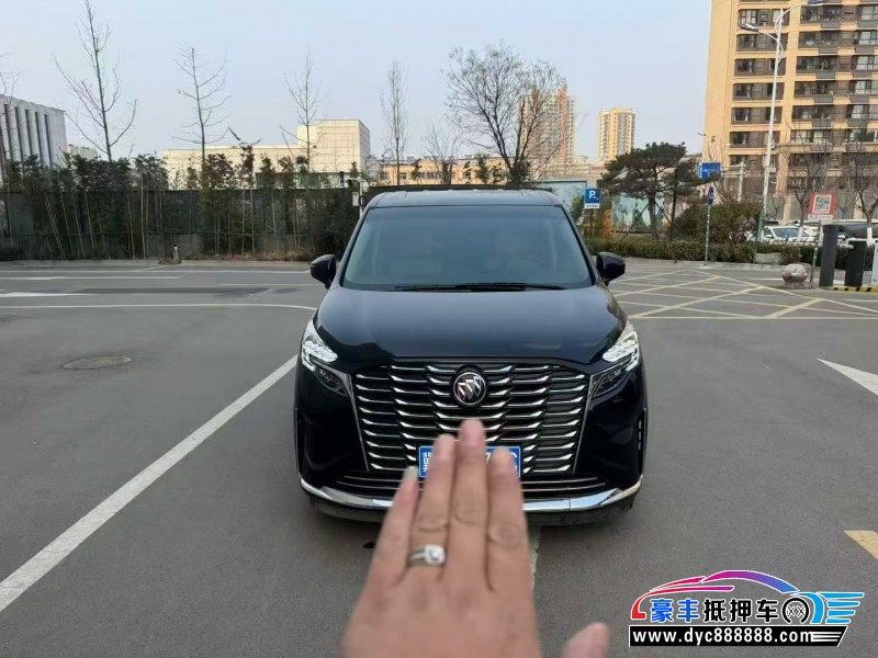 抵押车出售22年别克GL8轿车