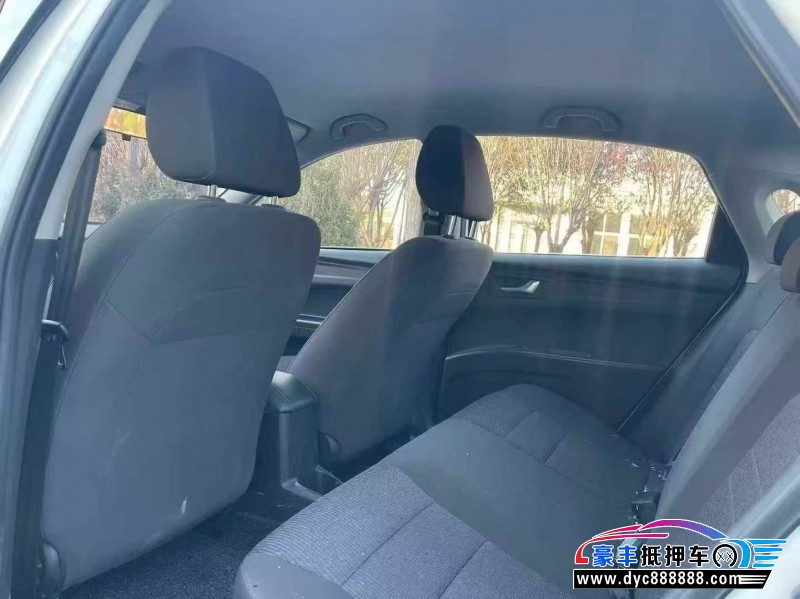 22年奔腾B30轿车抵押车出售