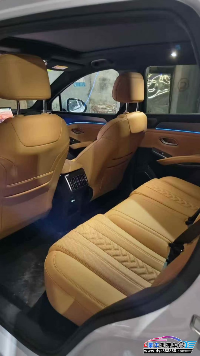 25年比亚迪宋轿车抵押车出售