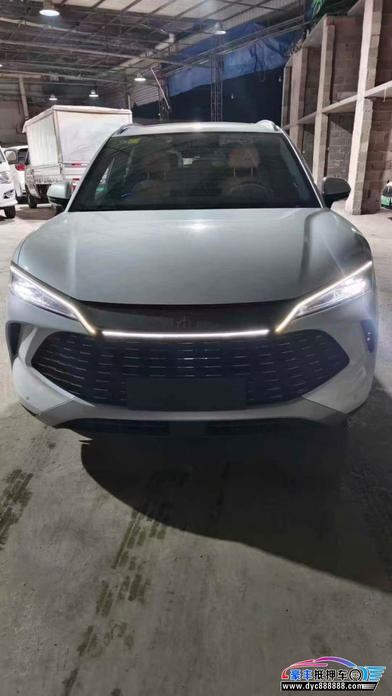 抵押车出售25年比亚迪宋轿车