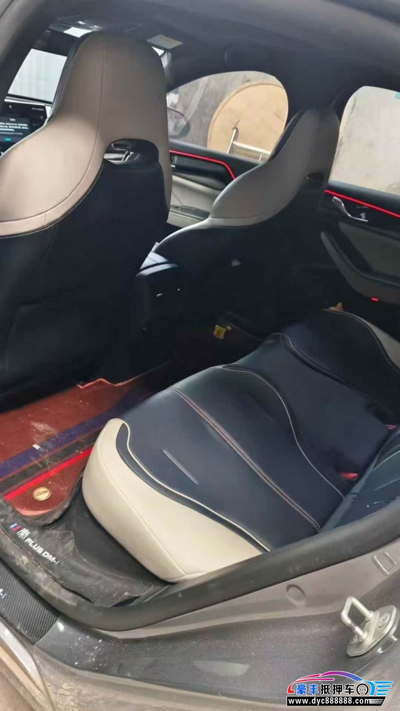 23年比亚迪秦轿车抵押车出售