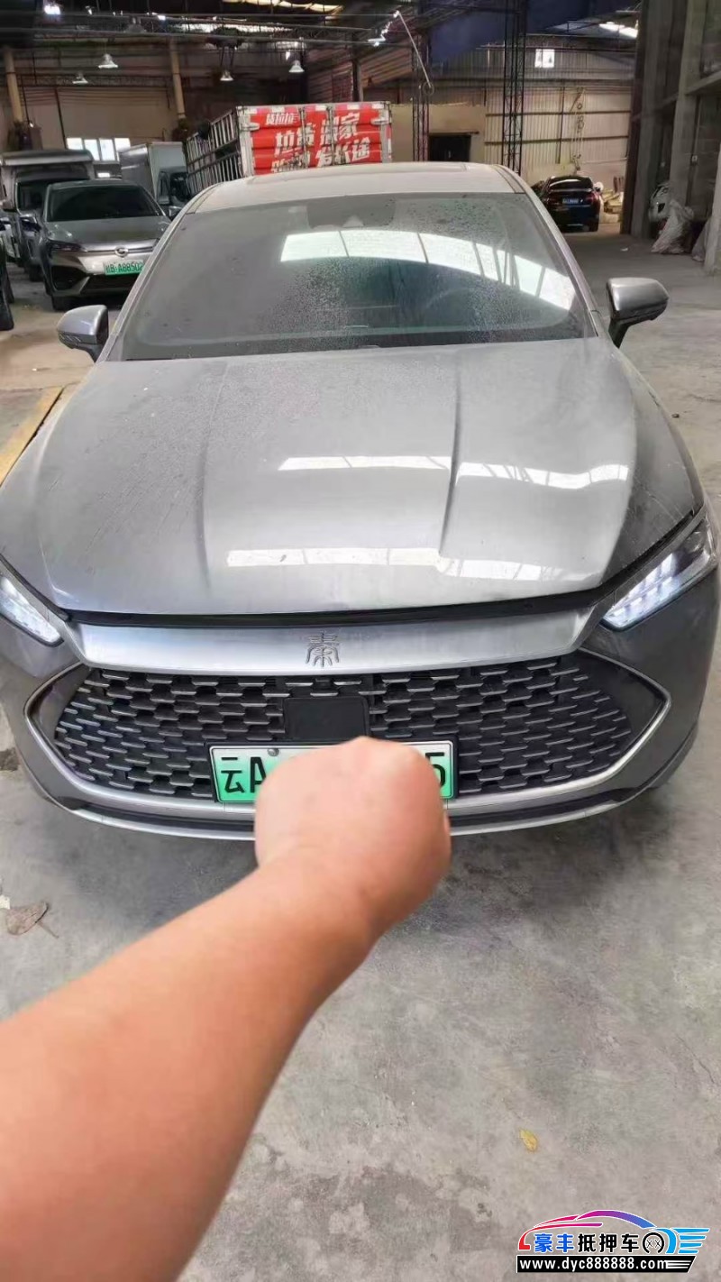 抵押车出售23年比亚迪秦轿车