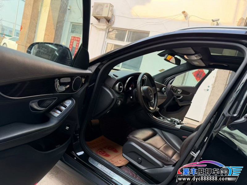 19年奔驰GLC轿车抵押车出售