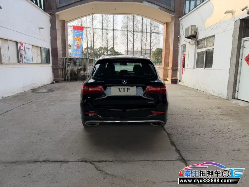 19年奔驰GLC轿车抵押车出售