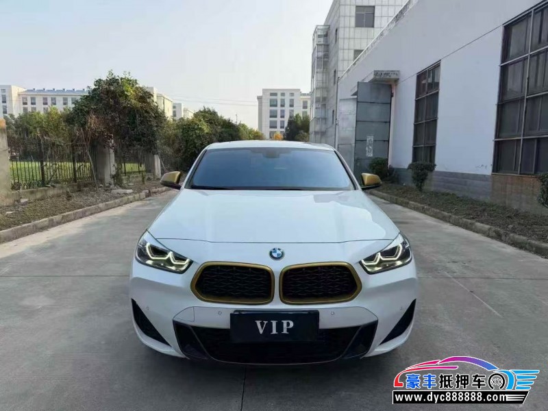 抵押车出售23年宝马X2轿车