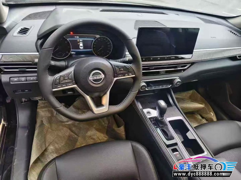 25年日产天籁轿车抵押车出售