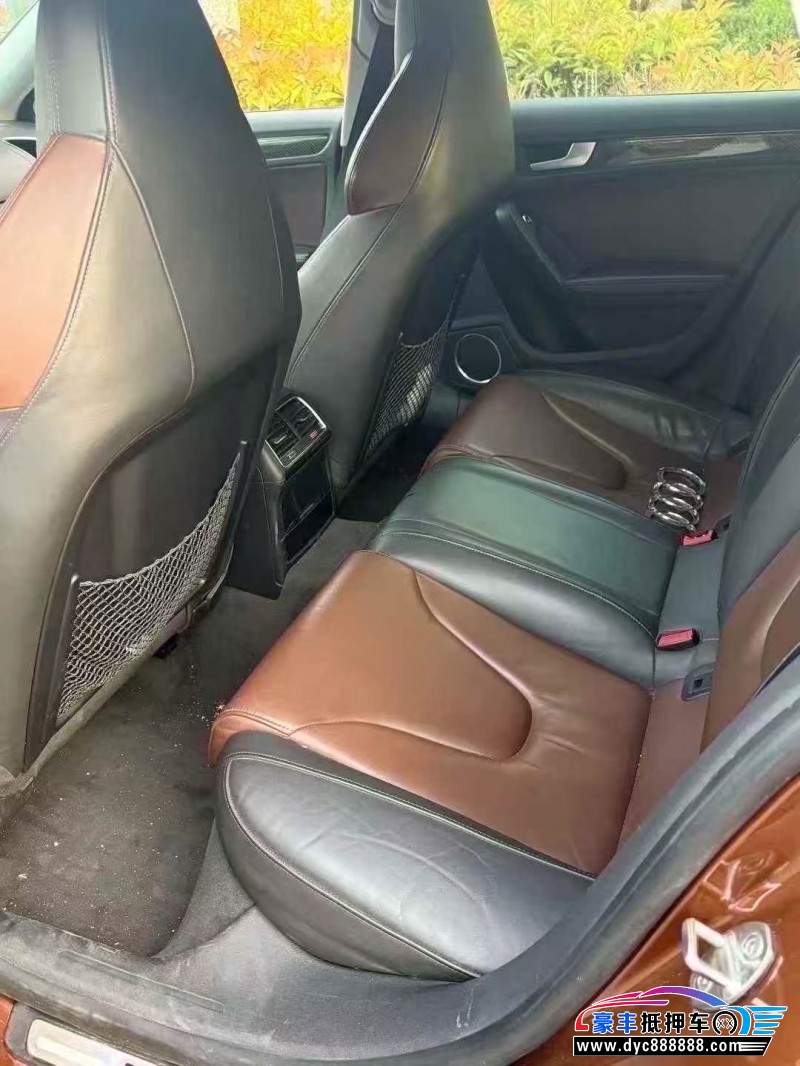 13年奥迪S5轿车抵押车出售