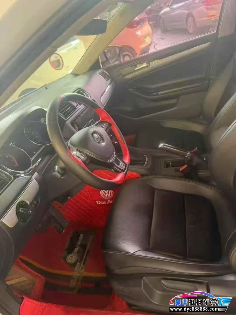 18年大众速腾轿车抵押车出售