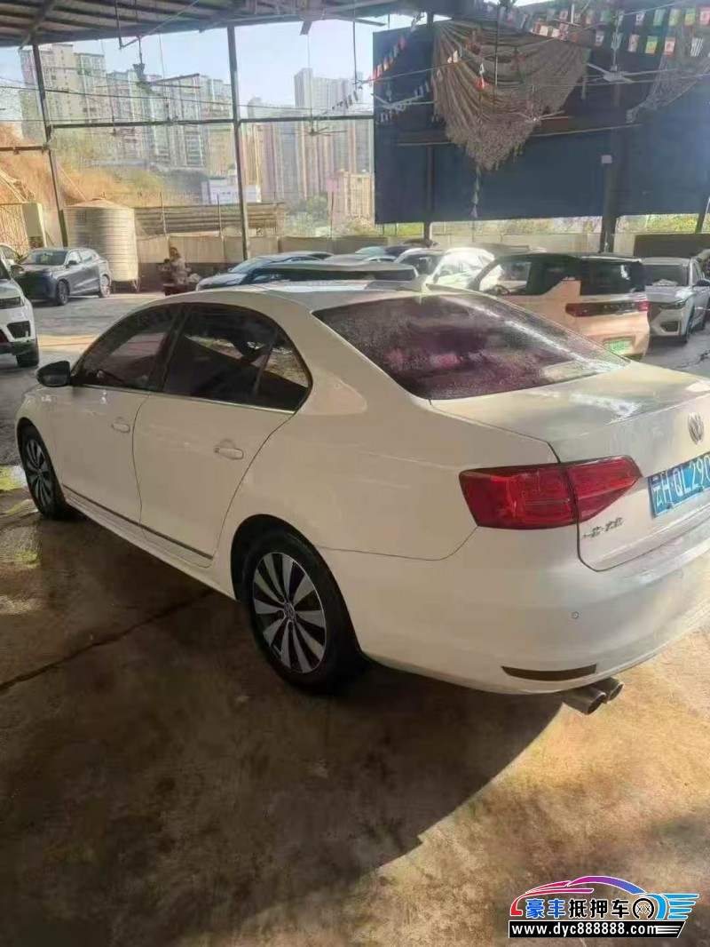 18年大众速腾轿车抵押车出售