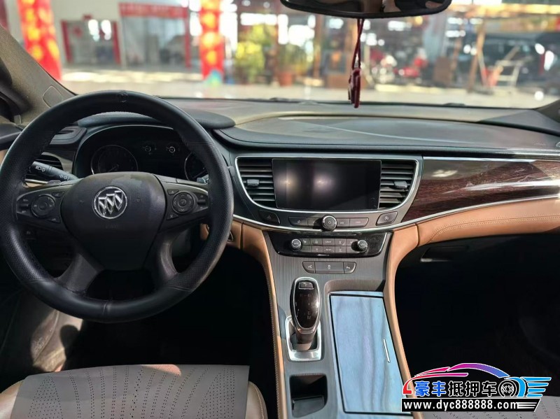 18年别克君越轿车抵押车出售