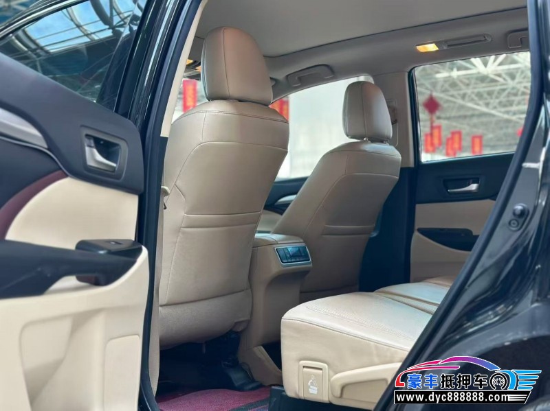 17年丰田汉兰达轿车抵押车出售