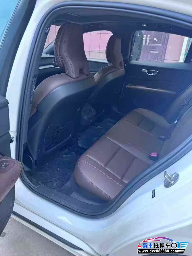 23年沃尔沃S60轿车抵押车出售