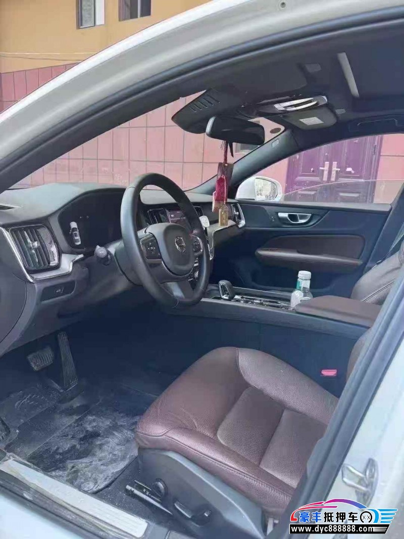 23年沃尔沃S60轿车抵押车出售