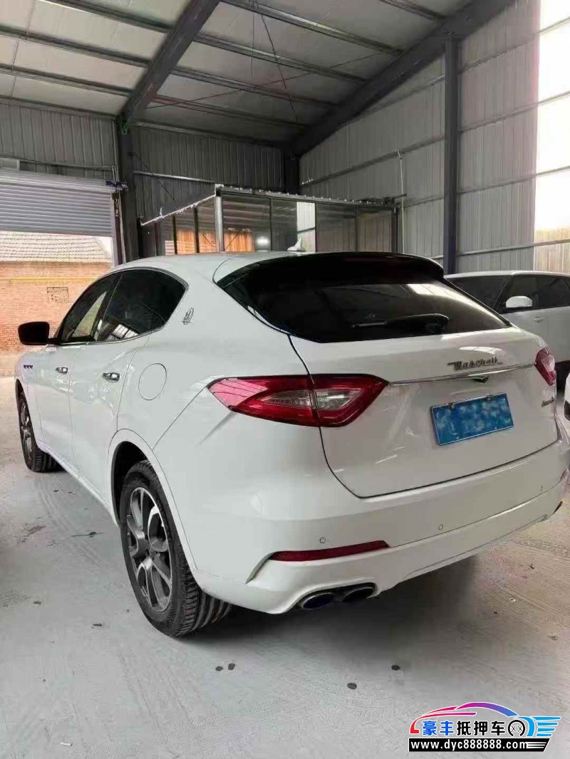 17年玛莎拉蒂莱万特轿车抵押车出售