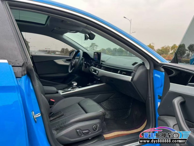 22年奥迪A5轿车抵押车出售