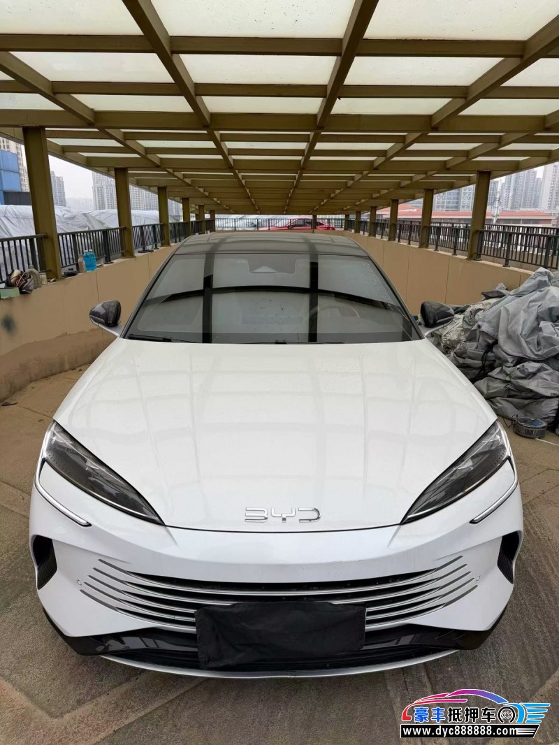 抵押车出售24年比亚迪海豹轿车