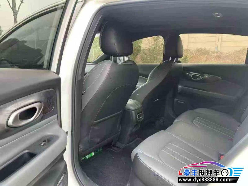 25年传祺影豹轿车抵押车出售