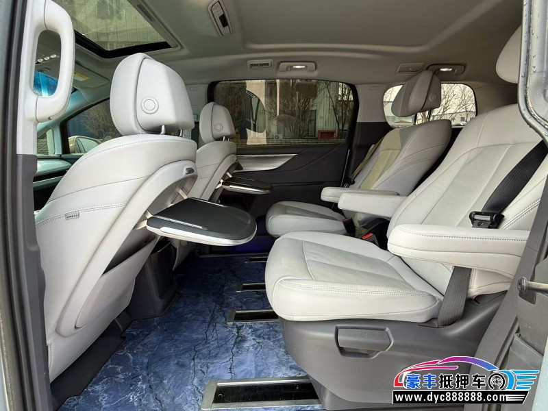 25年别克GL8轿车抵押车出售