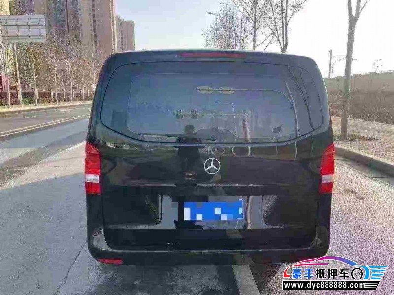 17年奔驰威霆轿车抵押车出售