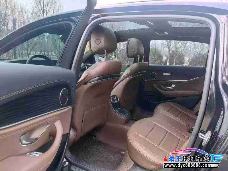 22年奔驰E轿车抵押车出售