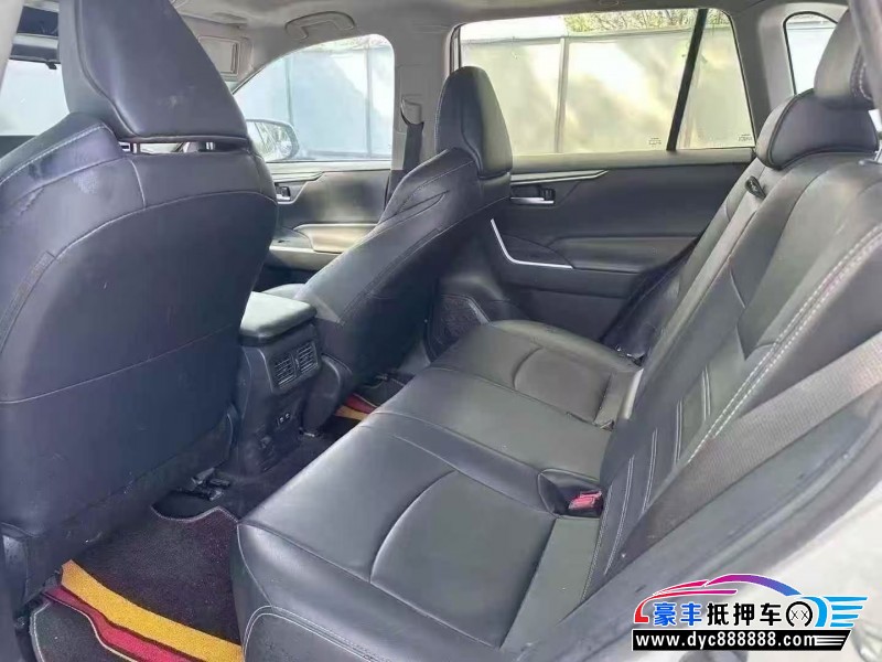 21年丰田威兰达轿车抵押车出售