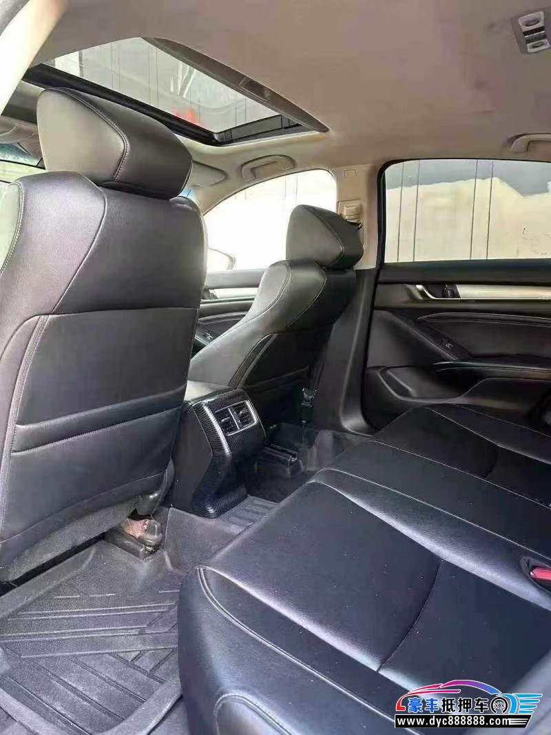 18年本田雅阁轿车抵押车出售