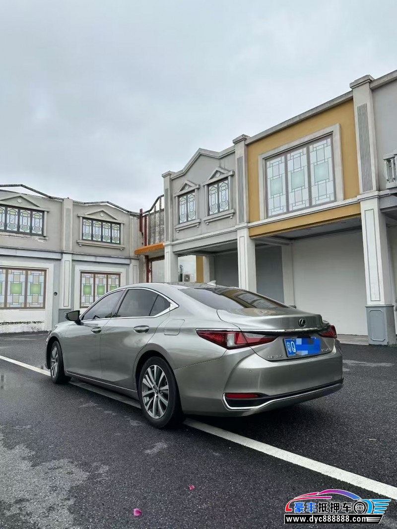 20年雷克萨斯ES轿车抵押车出售