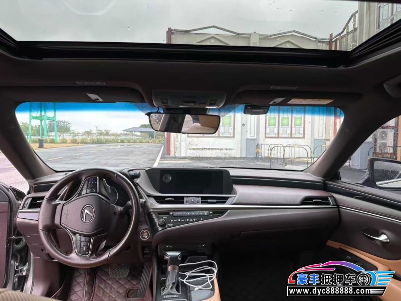 20年雷克萨斯ES轿车抵押车出售