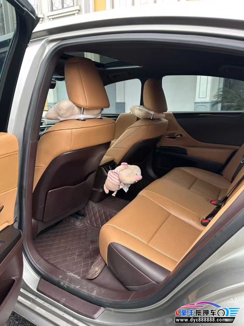 20年雷克萨斯ES轿车抵押车出售