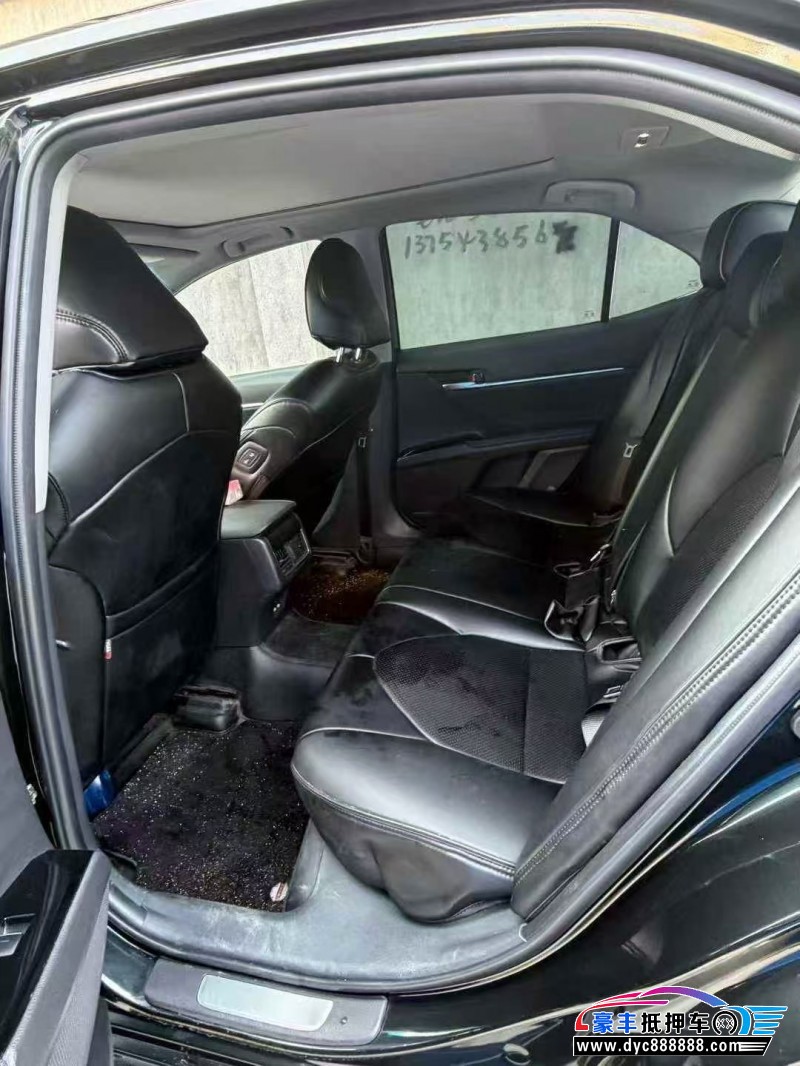 22年丰田凯美瑞轿车抵押车出售