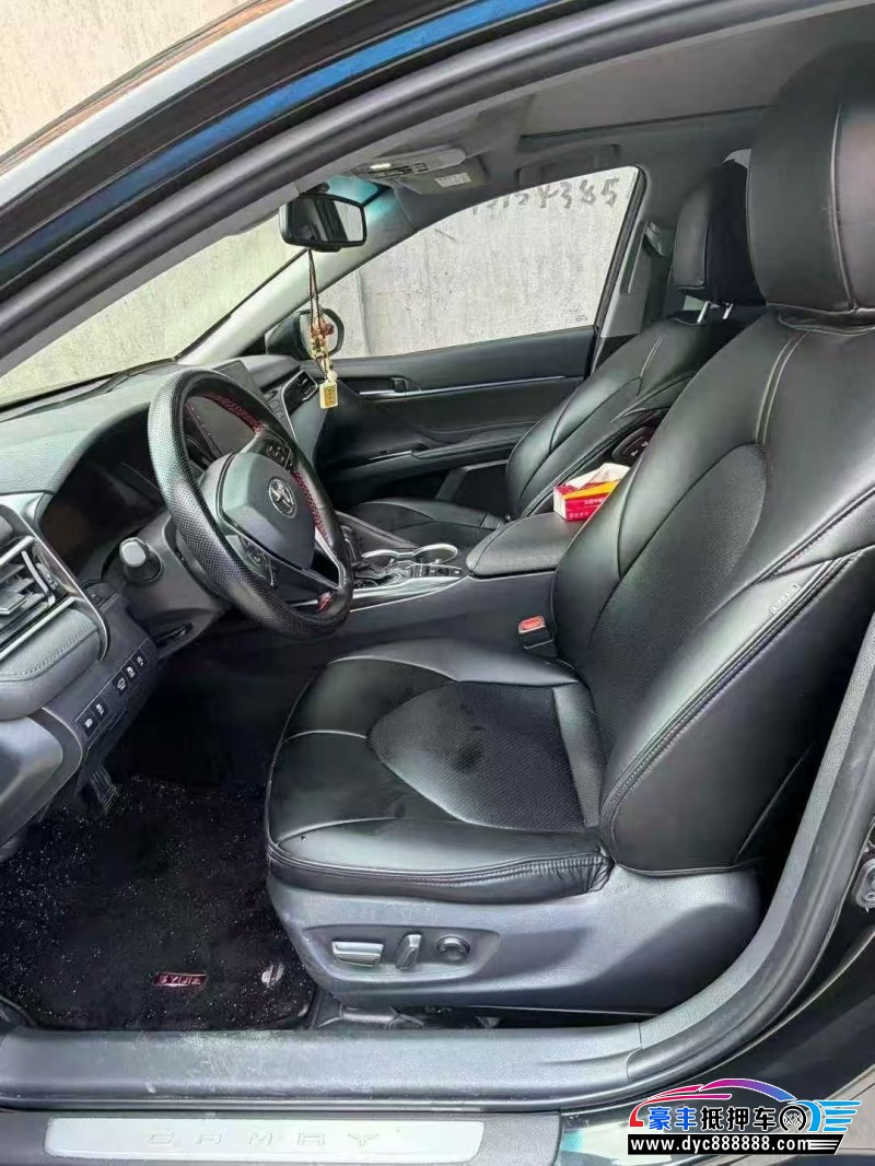 22年丰田凯美瑞轿车抵押车出售