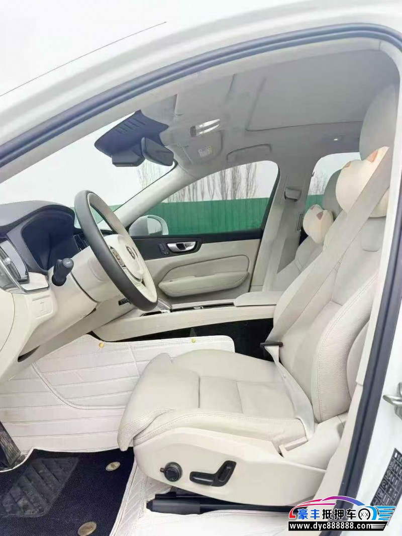 23年沃尔沃XC60轿车抵押车出售