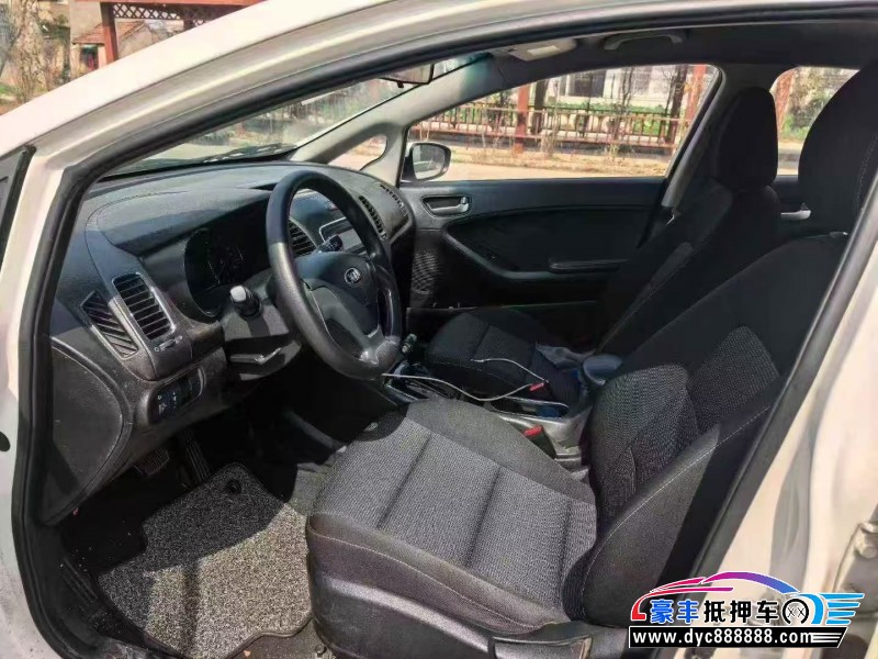 18年起亚K3轿车抵押车出售