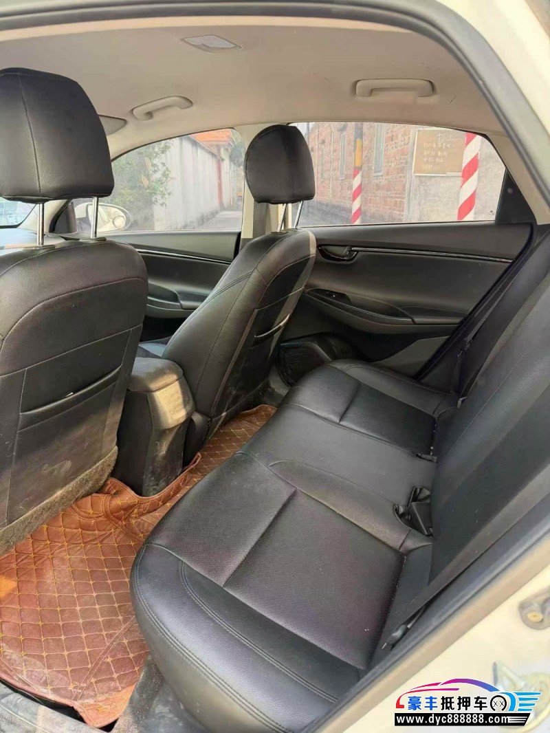 20年现代悦动轿车抵押车出售