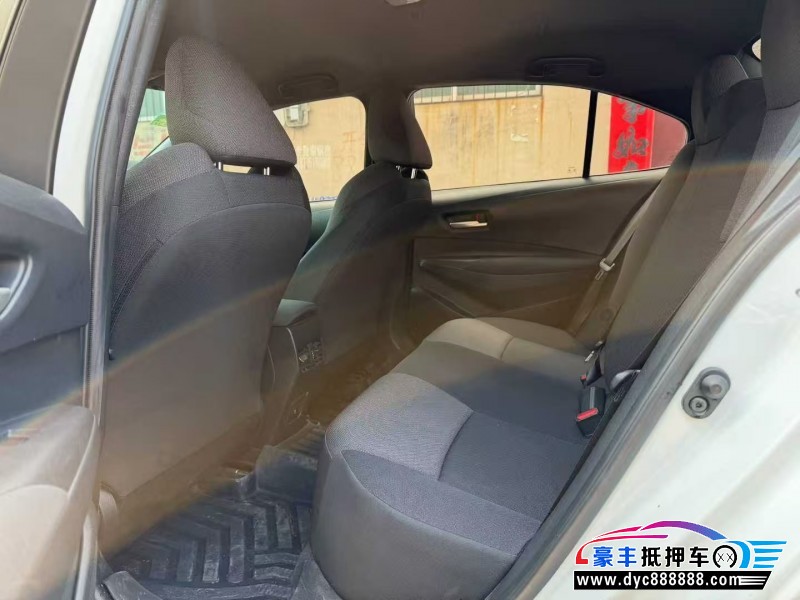 20年丰田雷凌轿车抵押车出售