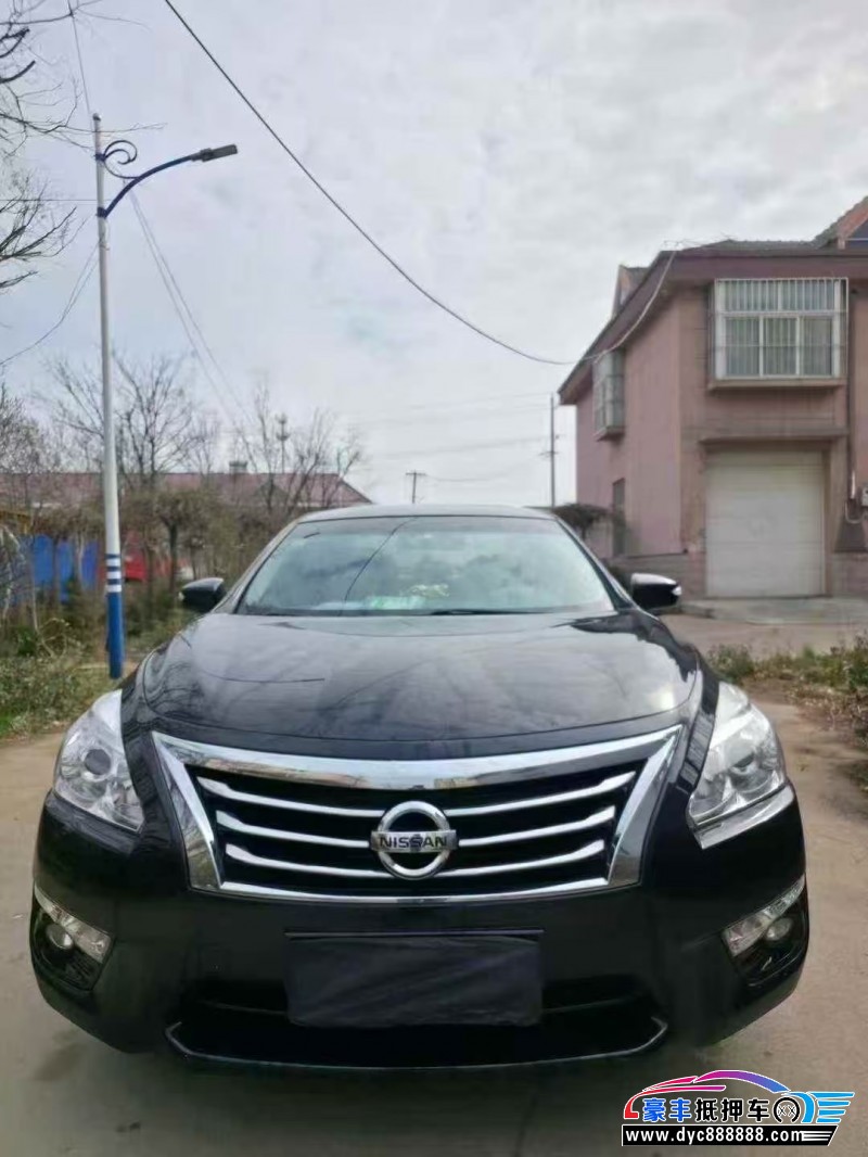 抵押车出售15年日产天籁轿车